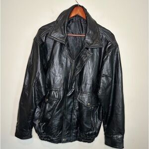 Men’s Vintage Leather Bomber Jacket with United States Air Force Insignia Size L